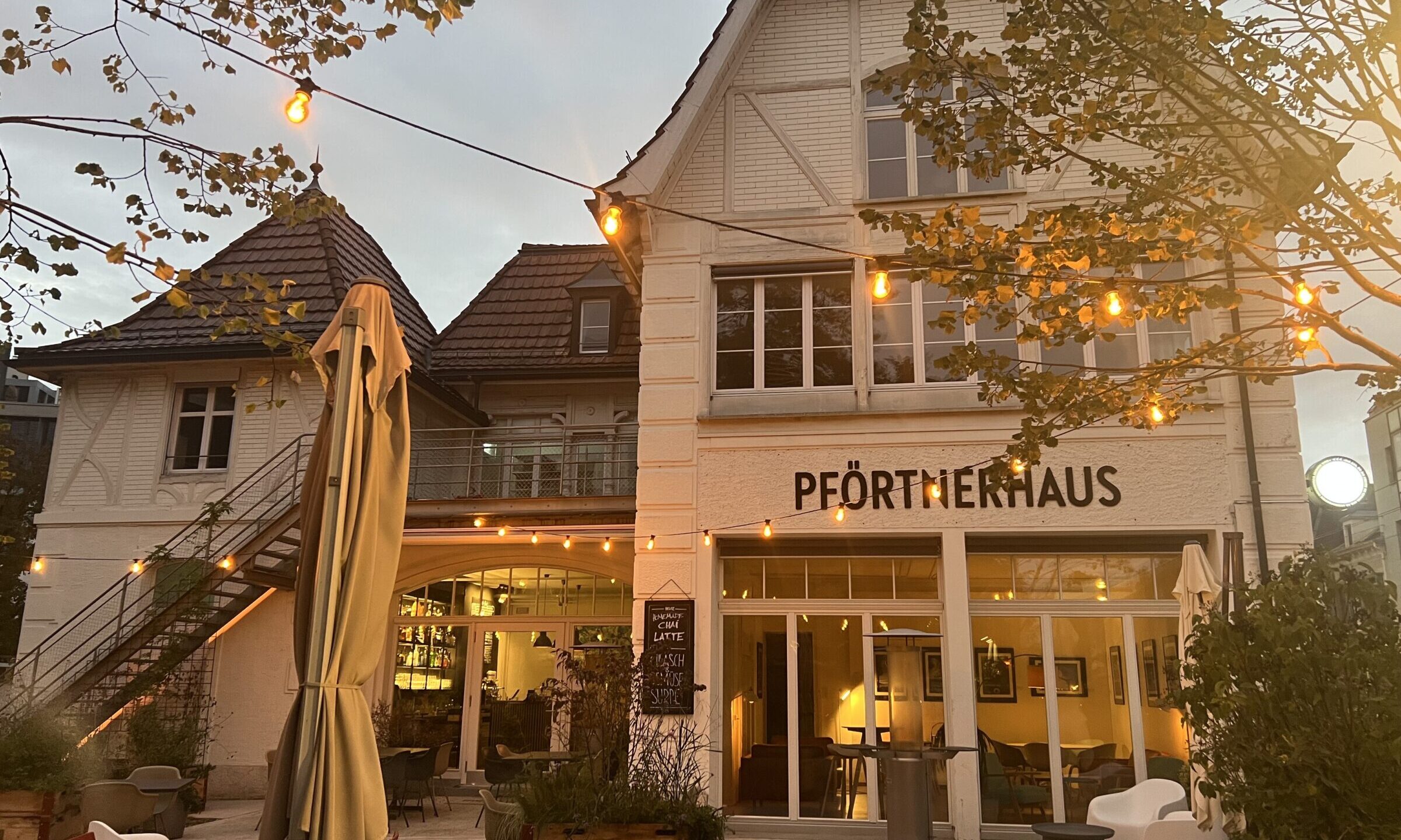 Café Bar Pförtnerhaus in Basel – Foto 4
