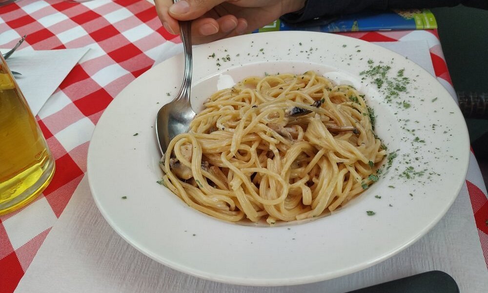 Pizzeria Angolo in Luzern – Foto 3