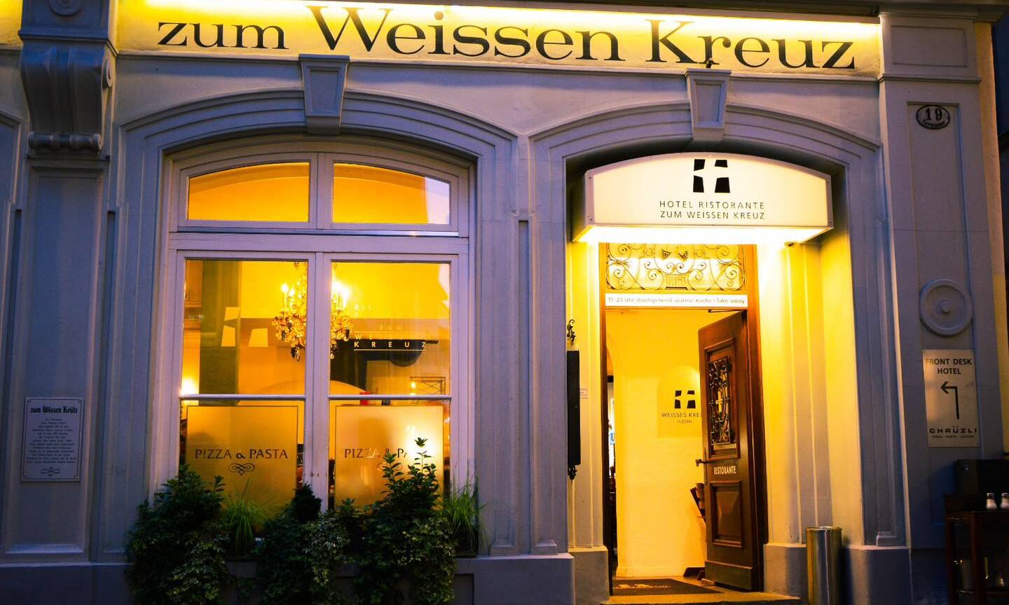 Ristorante Pizzeria Weisses Kreuz in Luzern – Foto 3